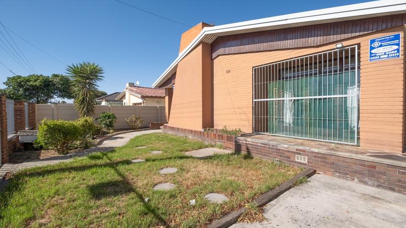 3 Bedroom Property for Sale in Goodwood Estate Western Cape